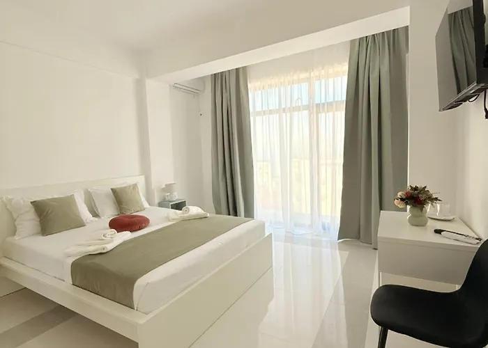 Aparthotel Amira 4*