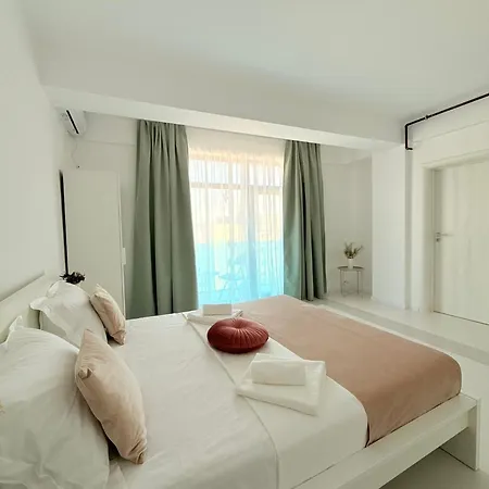 Aparthotel Amira 3*
